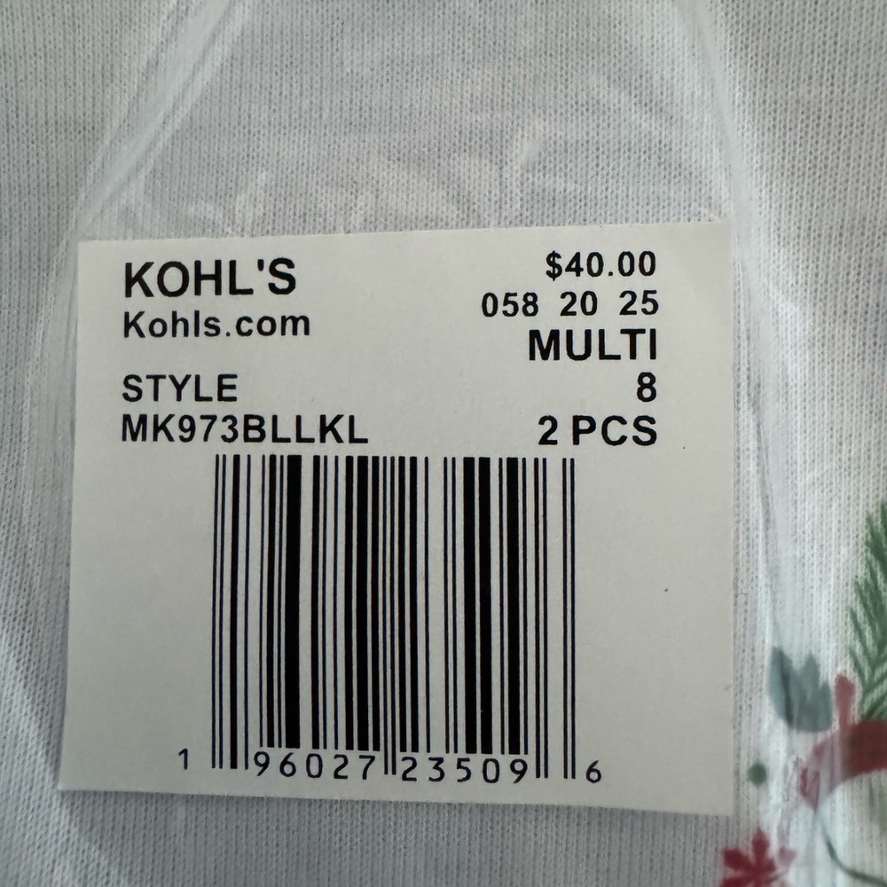 Kohl's Disney Christmas Pajama Set - Picture 5 of 6